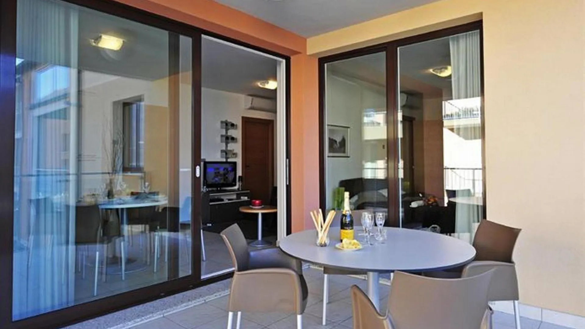 Vista Di Maccagno Fantastico Pool - Happy Rentals
